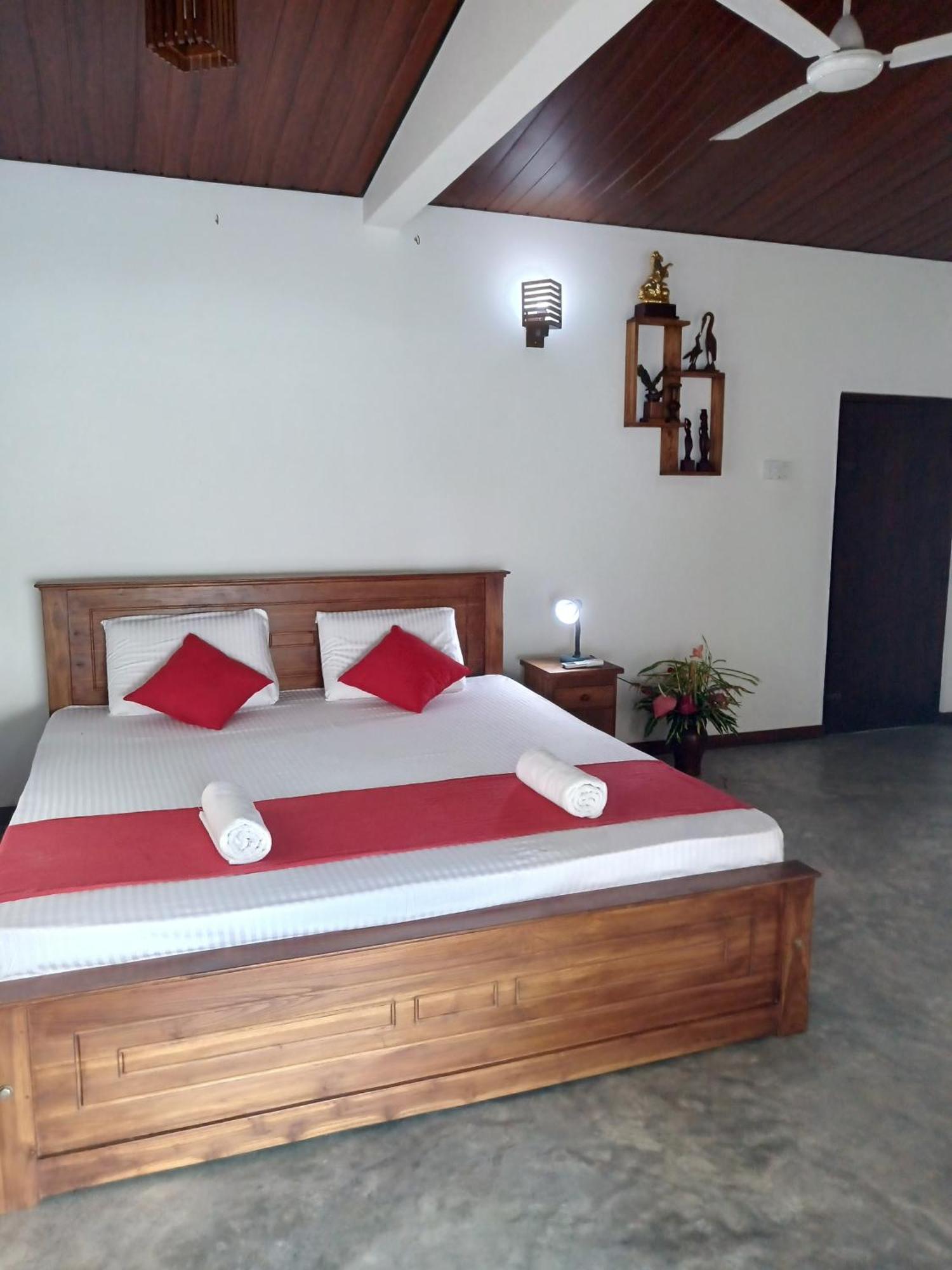 Gold Bubble Villa Unawatuna Exterior photo